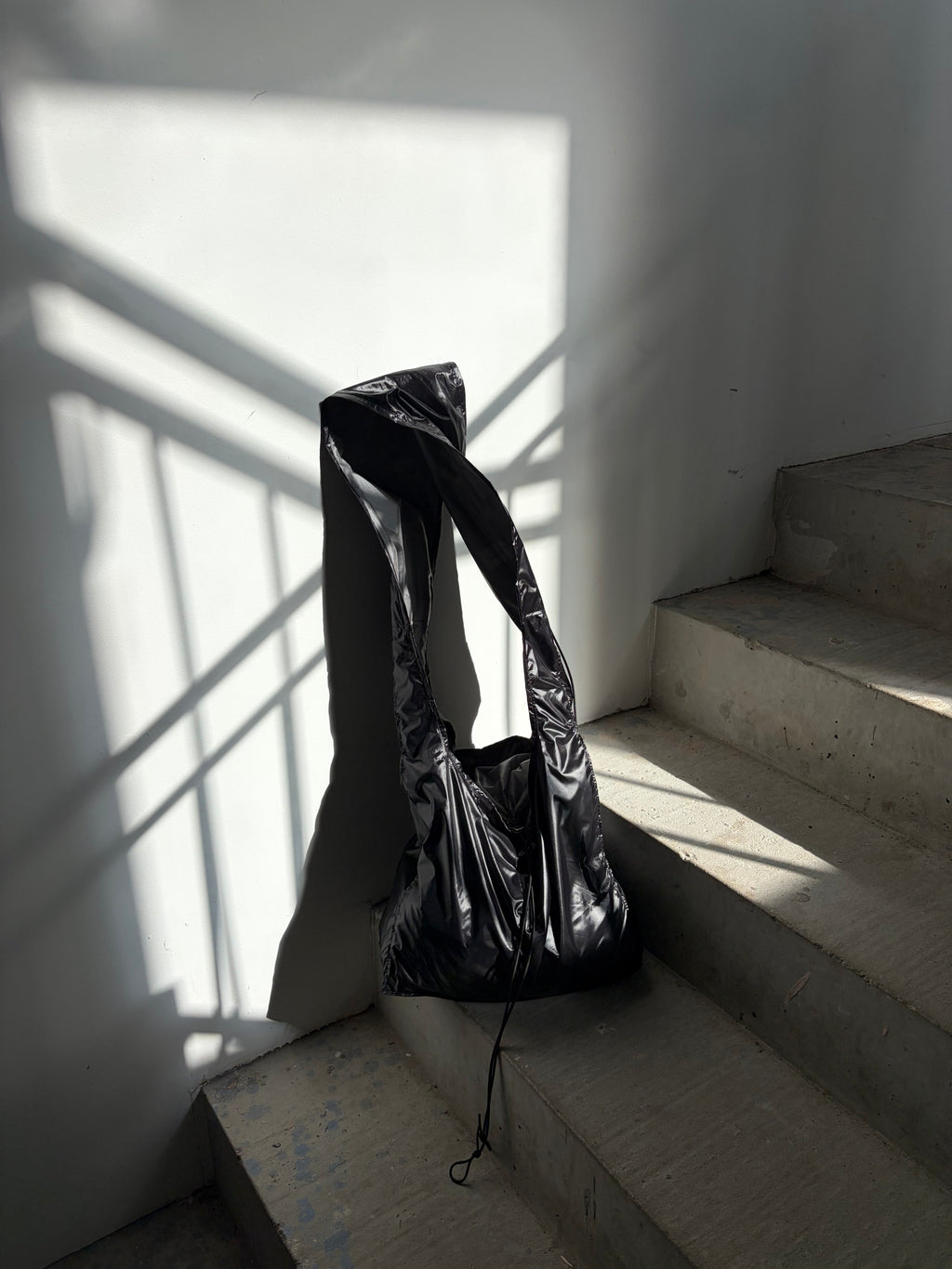 Contra Bag (07) : “BLACK HOLE”