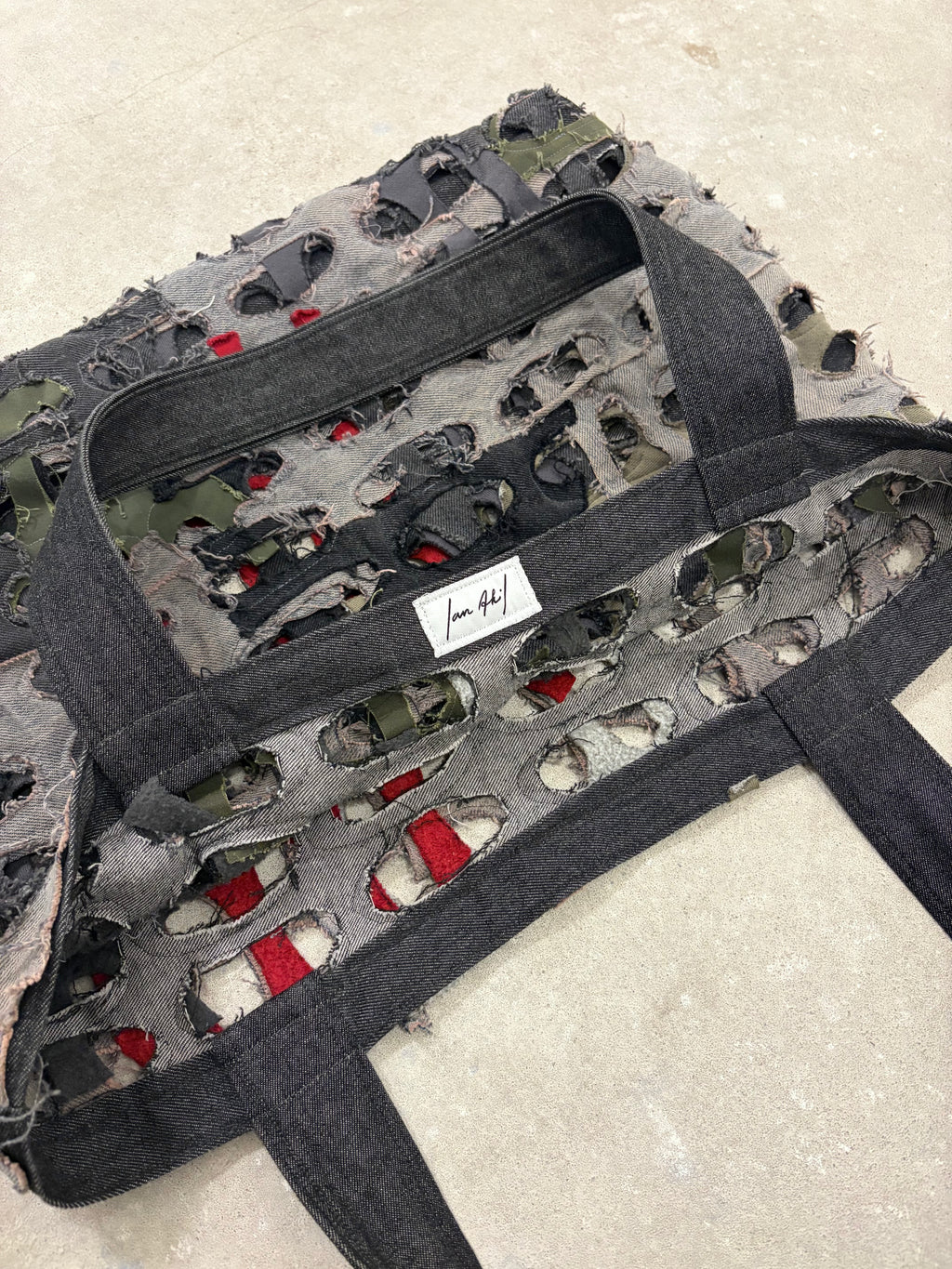 Netalo Shoulder Bag